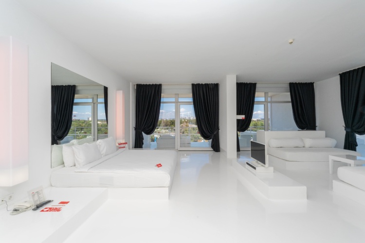 Deluxe room with sea view