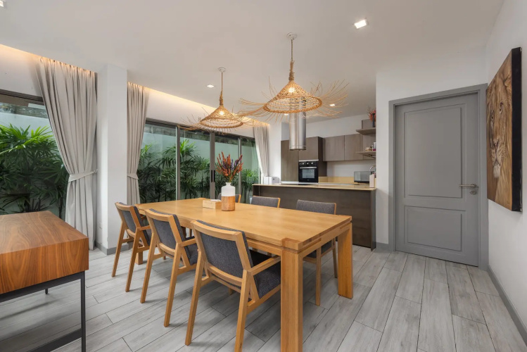 Mauri Modern 3BR with Private Pool Villa