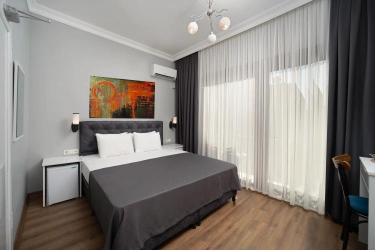 Standard Double room with city view