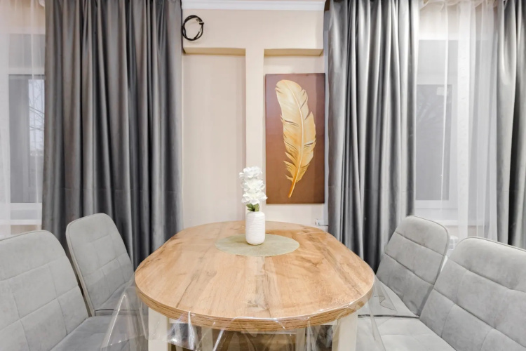 Dvukhkomnatnaya Sovremennym Remontom Flat