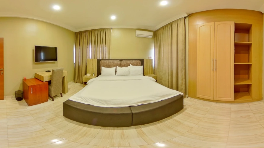 2 Bedrooms Apartment