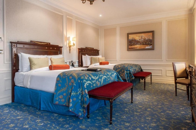 Standard Quadruple room with view