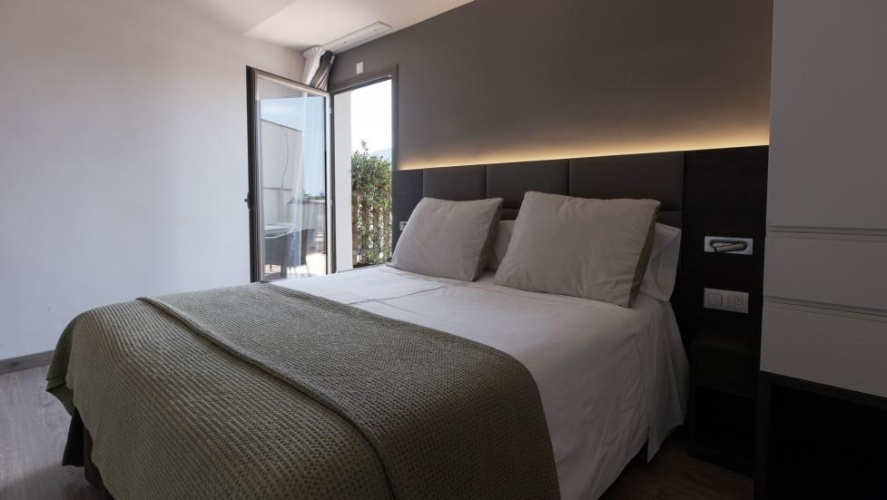 Superior Double room with balcony and with mountain view