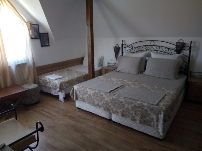 Standard Triple room with balcony