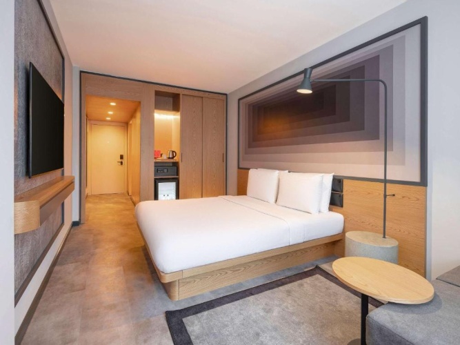 Deluxe Double room with city view