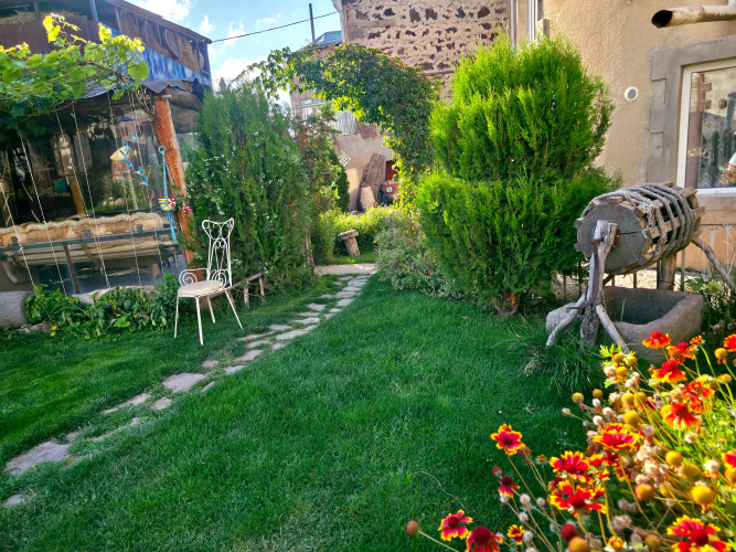 Atsarat Guest House