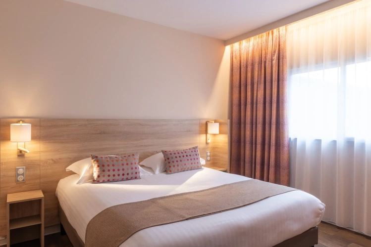 Standard Double room with city view