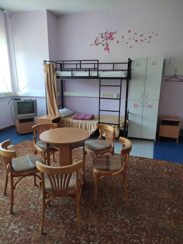 85 Hostel