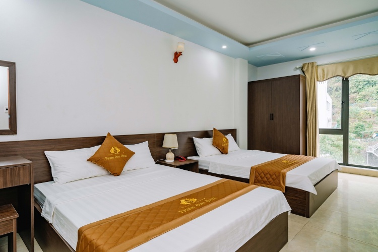 Deluxe Quadruple room with view