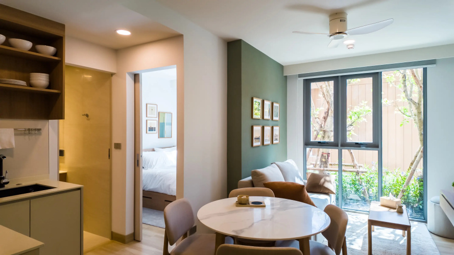 2 Spalni V Skypark Apartment