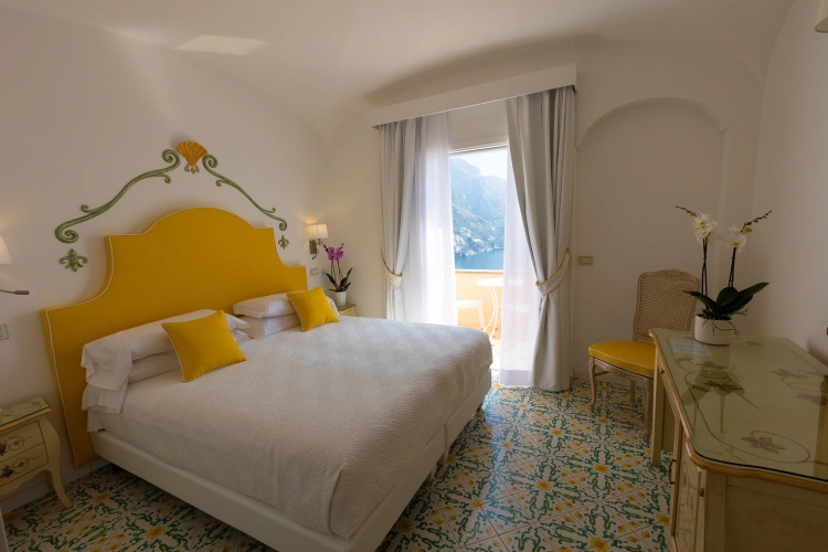Superior Double room with balcony and with sea view