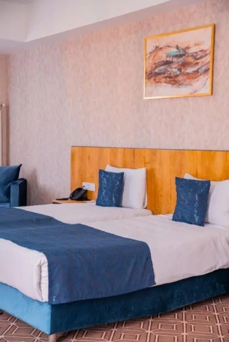 Double Suite