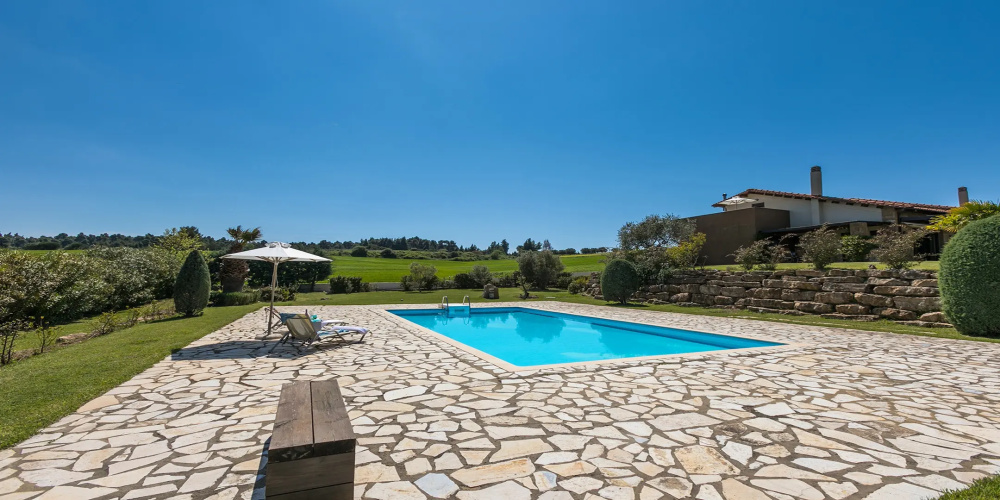 Inuit II Luxury Pool Villa Sani