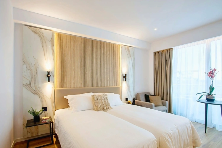 Superior Double room with balcony and Inland View