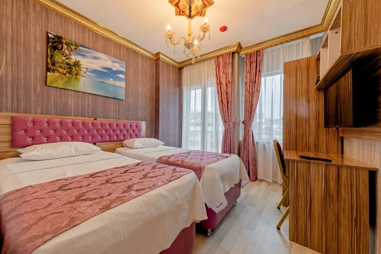 Quadruple Suite with balcony and with city view