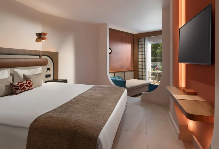 Large Deluxe Double room with land view