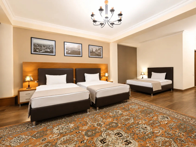 Deluxe Triple room