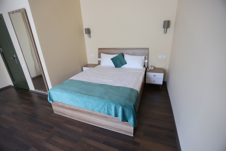Deluxe Quadruple room with view
