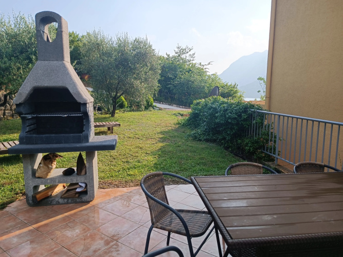 Villa Risan Aparthotel