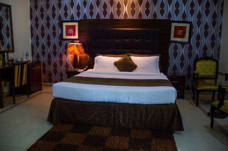Deluxe Suite