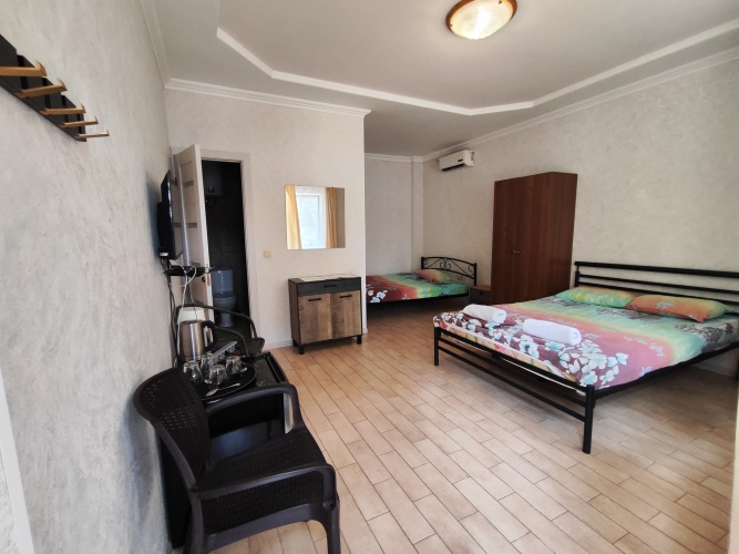 Comfort Quadruple room with view