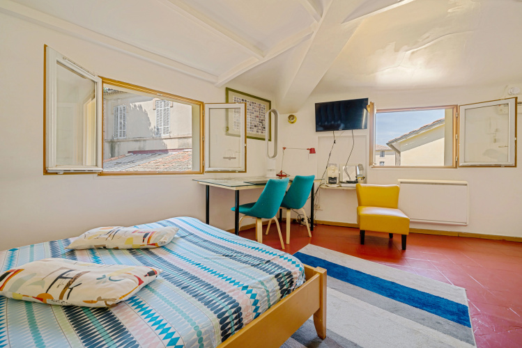 Precheurs Studios Apartments