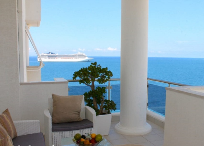 2 Bedrooms Apartment with balcony and with view