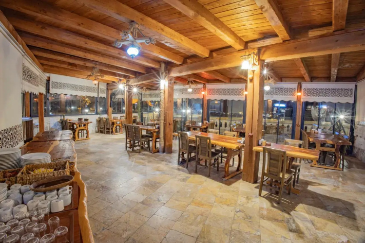 Royal Cave Hotel