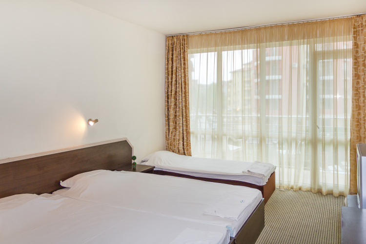 Standard Triple room with balcony