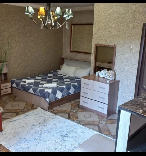 2 Bedrooms Standard Family room with courtyard view