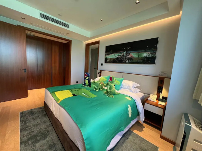 Superior Family Suite with garden view
