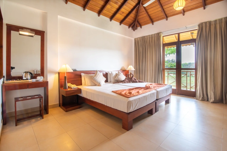 Deluxe room with balcony and with garden view