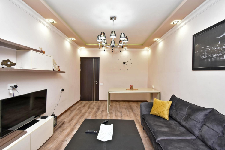 2-K. na Pr. Mashtotsa, Ma717 Flat