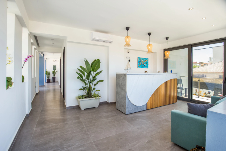 Azzurro Deluxe Hotel