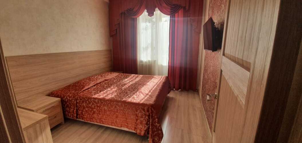 Автостоянка на Поляне Азау