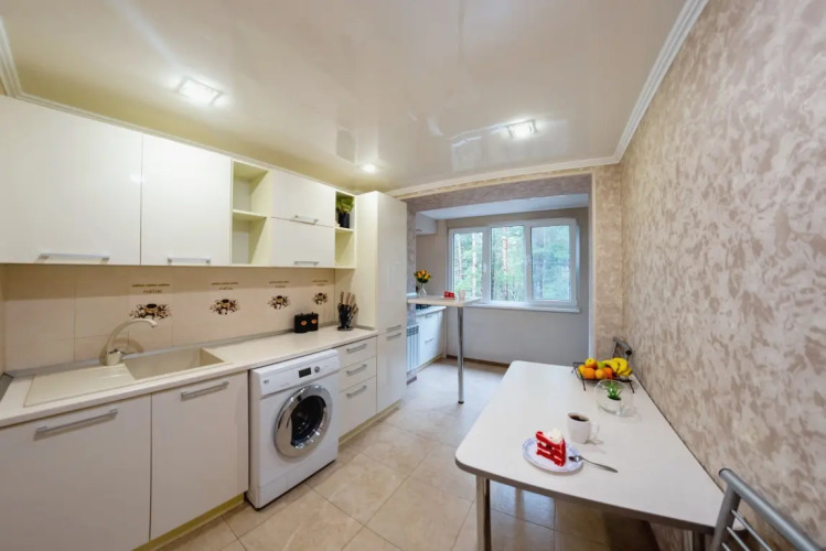 Фотография номера квартиры Апартаменты Комфорт с Видом на Парк в Сосновом Лесу от Квартирукинг