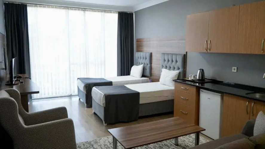 Deluxe Quadruple room with city view