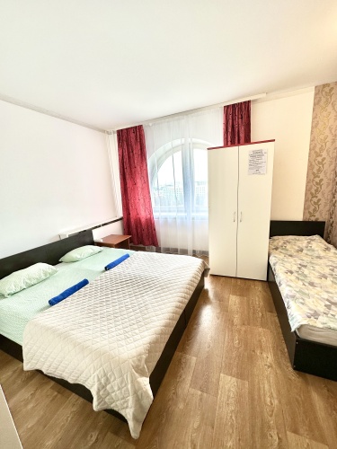 Standard Triple room with view