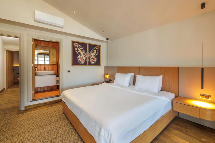 Deluxe Triple Family room with balcony and with sea view
