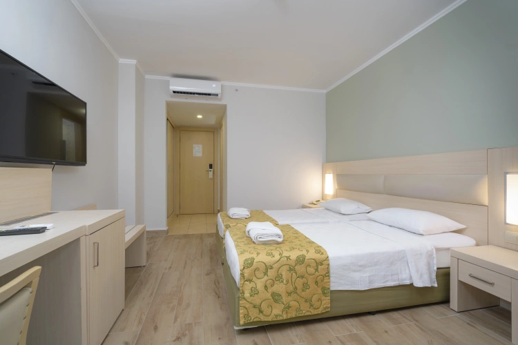 Large Triple room with balcony