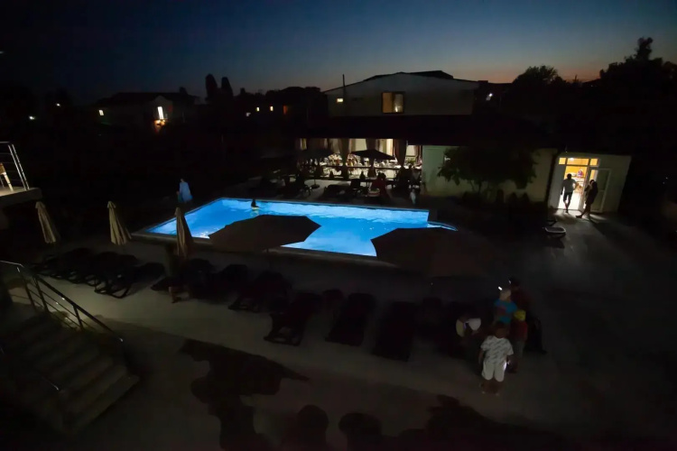 Bronau Asya Guest house