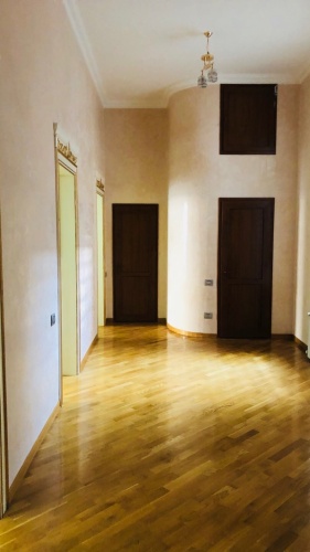 3 Bedrooms Apartment