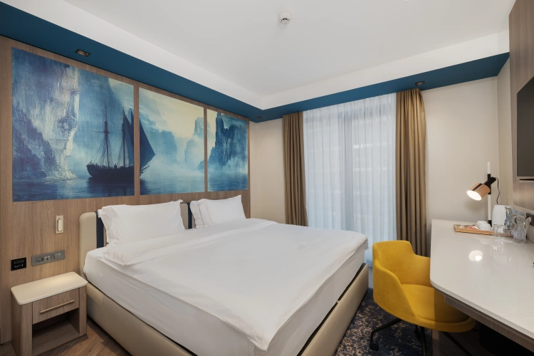 Classic Double room with city view