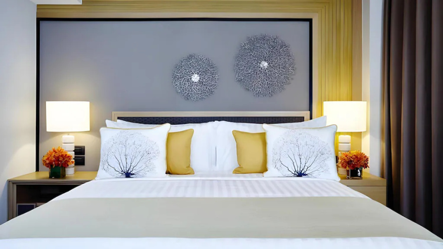 2 Bedrooms Coral Lounge Suite
