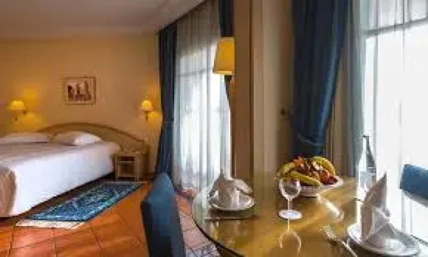 Standard Double room with partial sea view