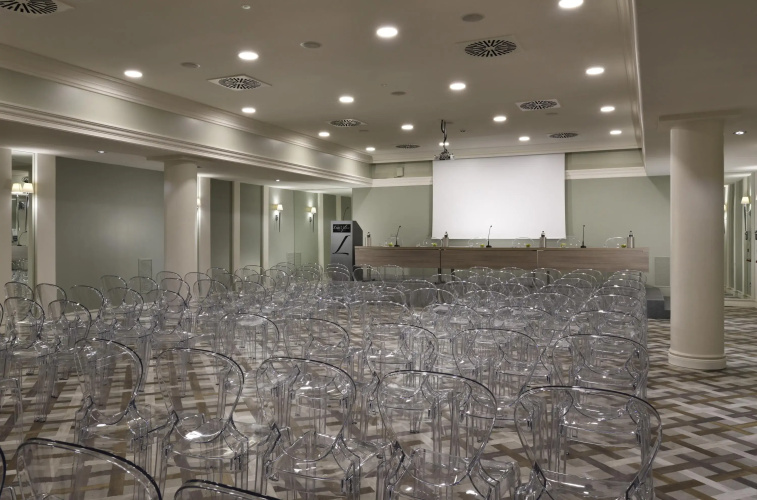 Leon's Place Hotel