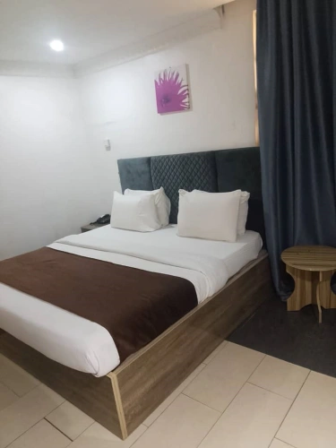 Economy room