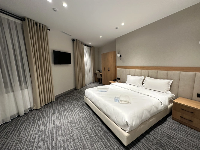 Standard Double room with city view