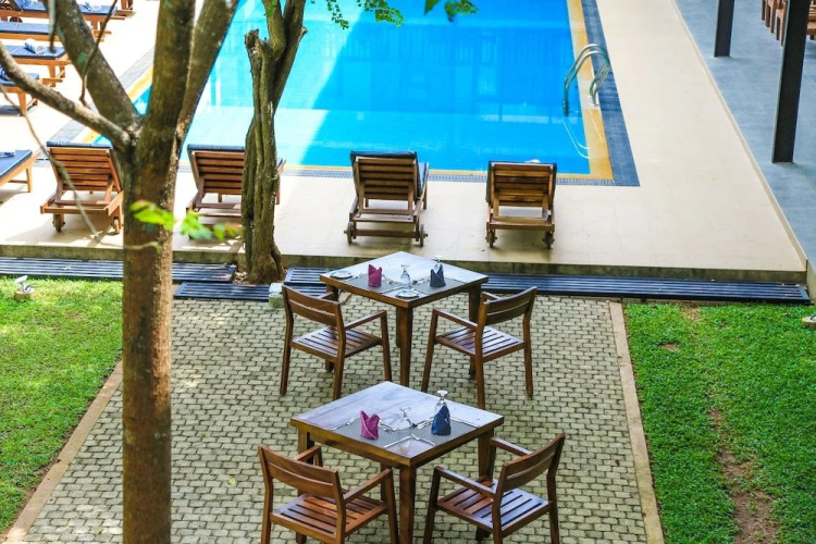 Fresco Water Villa Hotel