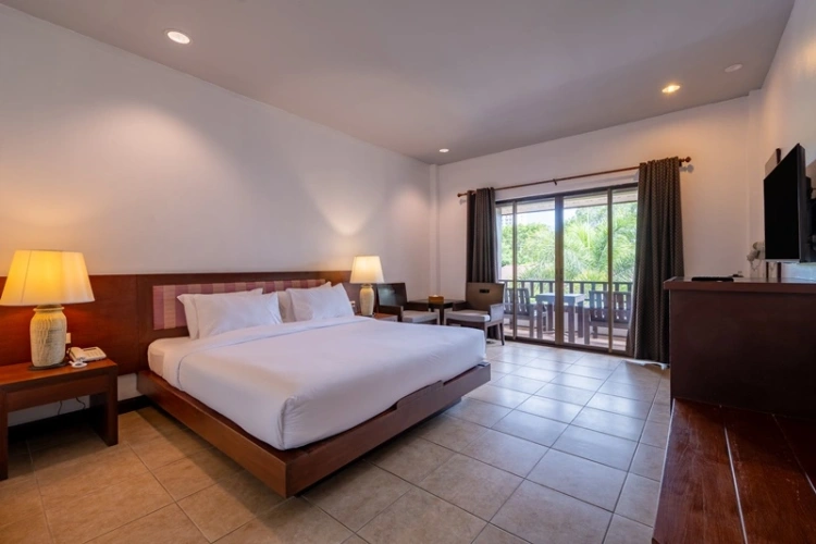 Deluxe room with balcony and with garden view
